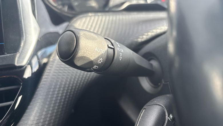 Peugeot 208 1.2 PureTech 82 Allure 5dr Petrol Hatchback